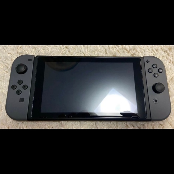 Nintendo Switch Bundle (5 Games Included) - Picture 3 of 4